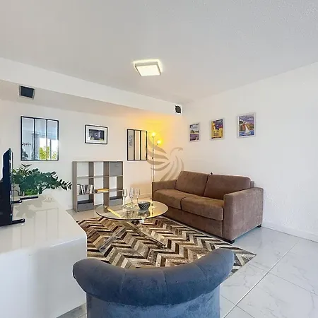 Charming 2-room Apt, Sleeps 4, Garden, Wifi Διαμέρισμα
