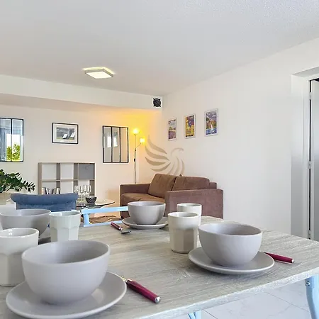 L'ecrin Villon 2 Pieces - 4 Pers Avec Jardinet - Wifi - Capitalchic Services St Raphael Apartment