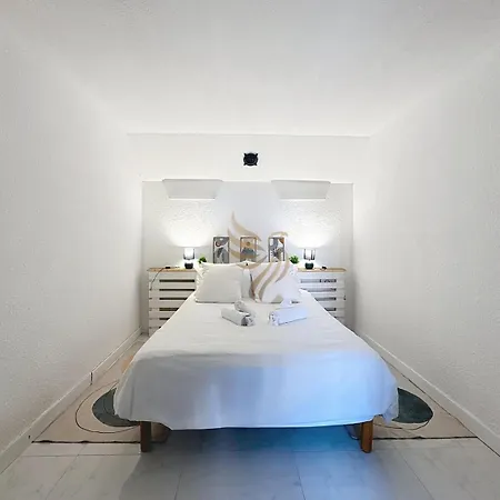 Charming 2-room Apt, Sleeps 4, Garden, Wifi * Saint-Raphaël