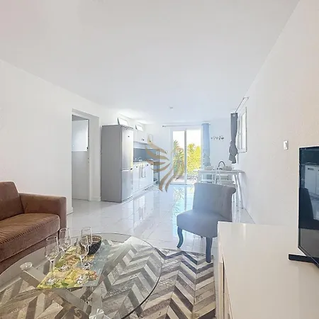 Apartament Charming 2-room Apt, Sleeps 4, Garden, Wifi Saint-Raphaël