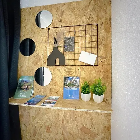 Charming 2-room Apt, Sleeps 4, Garden, Wifi * Saint-Raphaël