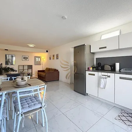 Apartment Charming 2-room Apt, Sleeps 4, Garden, Wifi Saint-Raphaël