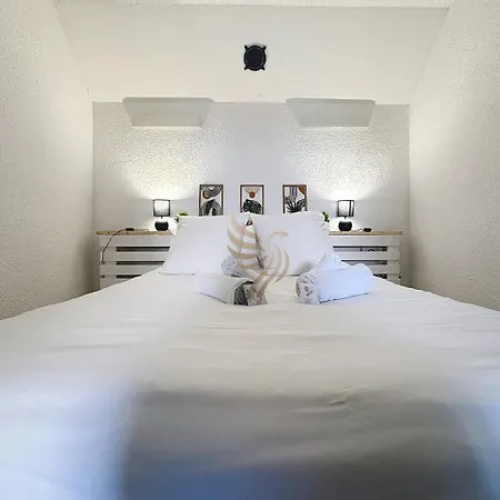 Charming 2-room Apt, Sleeps 4, Garden, Wifi Saint-Raphaël