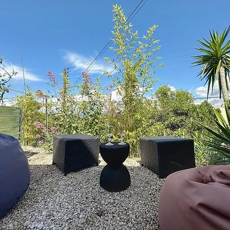 Apartment Charming 2-room Apt, Sleeps 4, Garden, Wifi