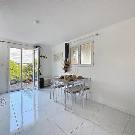 Apartment Charming 2-room Apt, Sleeps 4, Garden, Wifi *
